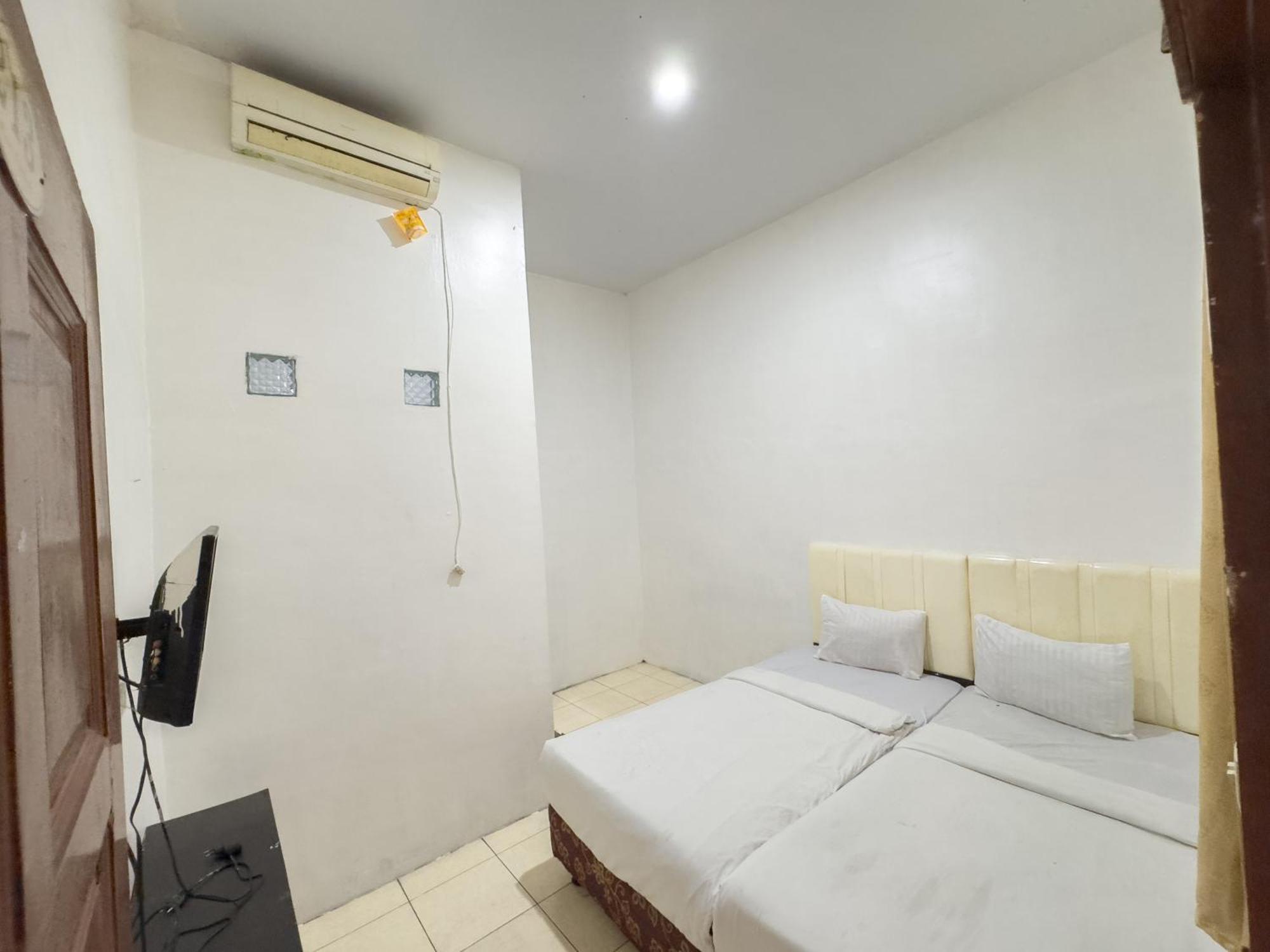 Pondok Wisata Istana XI Медан Экстерьер фото
